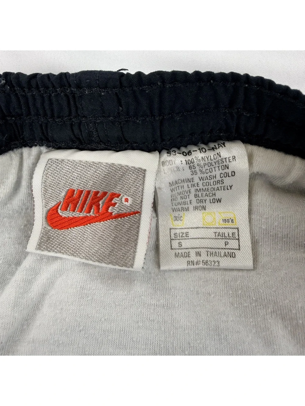 Vintage Y2K 90s Nike Nylon Lined Shorts Size S Black Running Swim Spellout